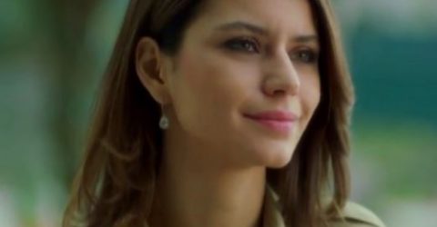 Beren Saat Saç Modelleri