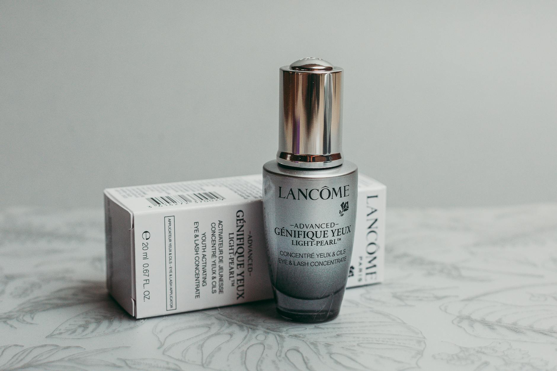 Me vs Merek Ürün Karşılaştırması: Lüks & Eczane Markaları Me vs Merek Ürün Karşılaştırması: Lüks & Eczane Markaları